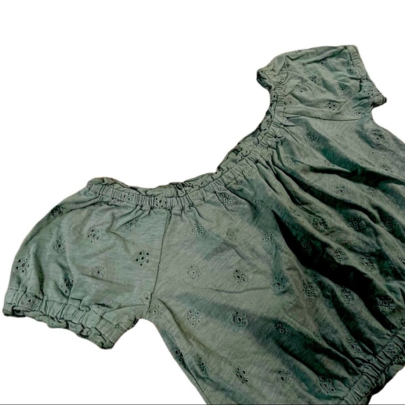 Streetwear Society size small light green short sleeve crop top, flower design - Picture 2 of 12